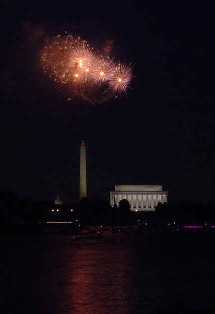 July4th(Gold)05640.jpg (30842 bytes)