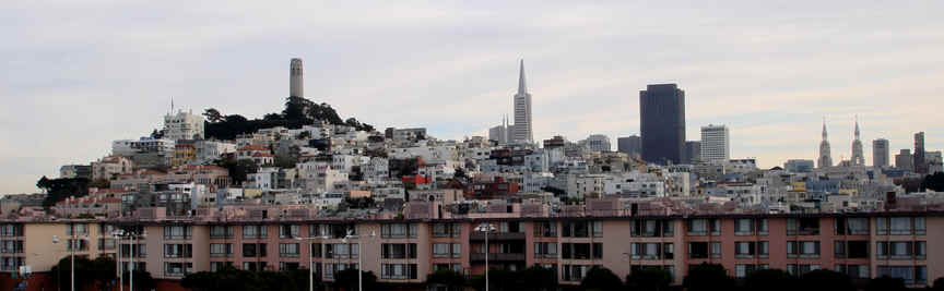 Pier39Skyline01028.jpg (213861 bytes)